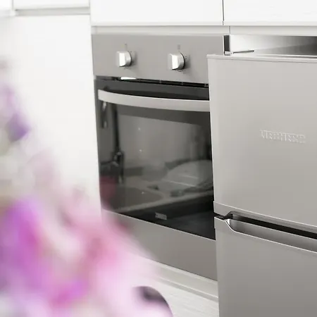 Whitehouse Макарська