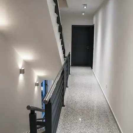 Whitehouse * Makarska