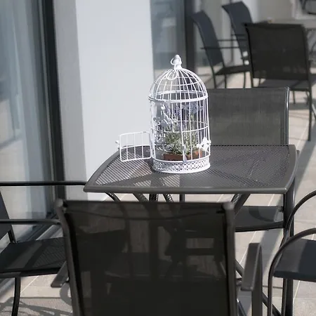 Whitehouse * Макарська