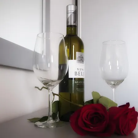 Whitehouse * Makarska