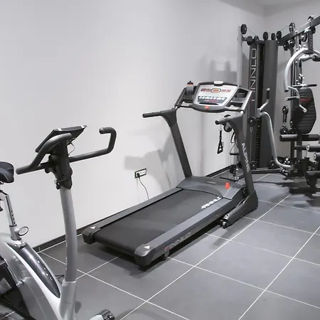 Apartament Whitehouse *
