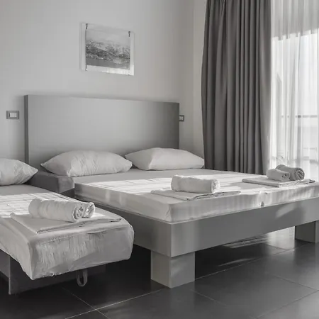 Whitehouse Apartament *