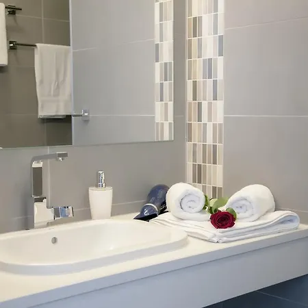 Whitehouse Апартаменти