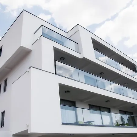 Апартаменти Whitehouse *