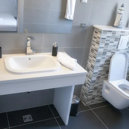 Whitehouse Apartman *