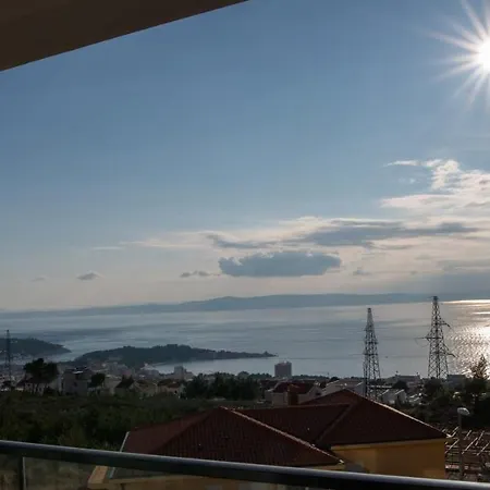 White House * Makarska