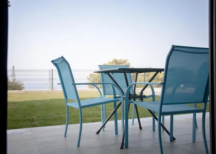 Whitehouse Апартаменти *