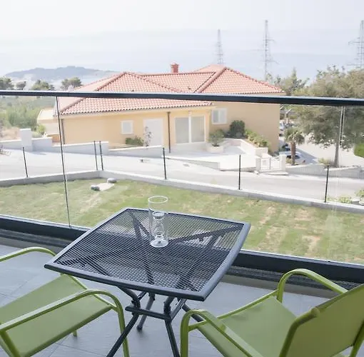 Whitehouse * Makarska