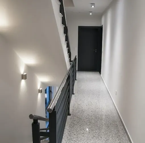 Whitehouse * Makarska