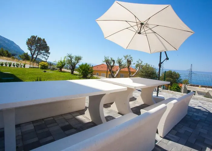 Whitehouse Appartement *